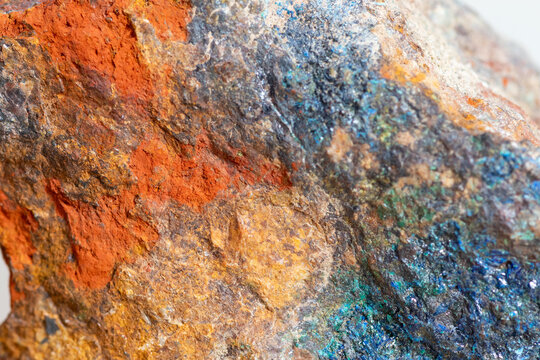 Textura de piedra azurita con oxido de color naranja, minerales naturales, fondos coloridos