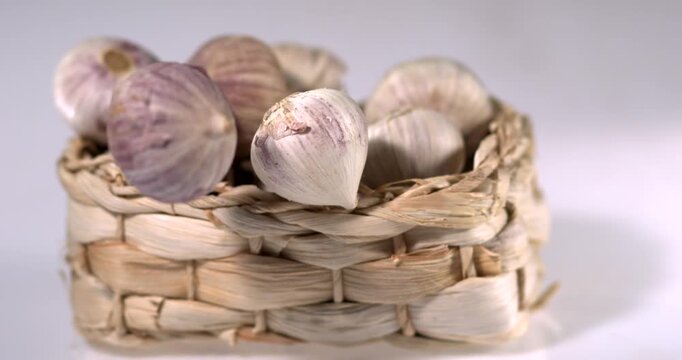 Slow-motion garlic in a basket