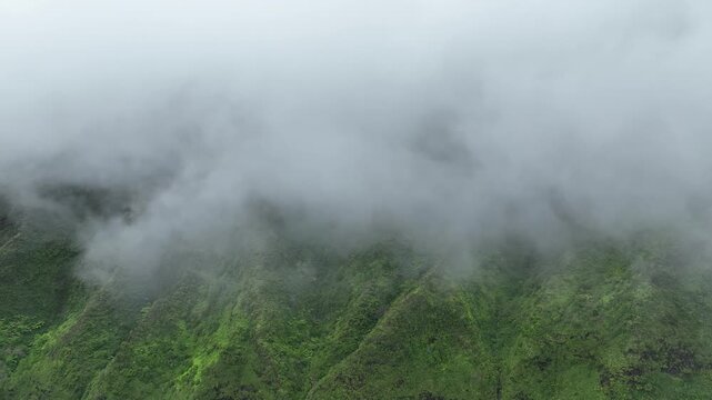 Pali Highway & Koʻolau Mountain Range &ndash; Cinematic Drone Footage of Oahu, Hawaii