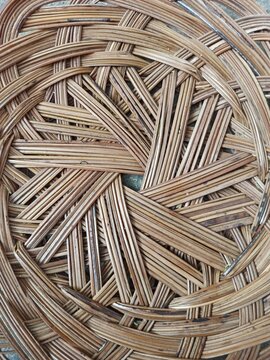 woven rattan plate atau rattan wicker plate. 