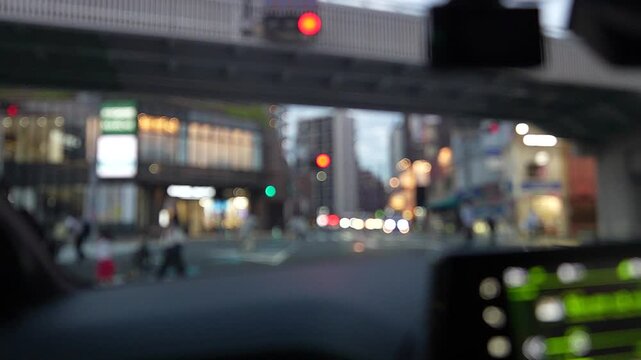 車内から見た歩行者　スローモーション