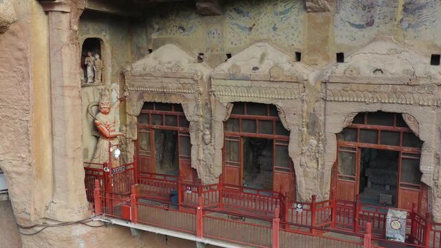 Detailed rock‑cut Buddhist sculptures on the cliff of Maijishan
Millennial grotto art, fine ancient carvings of Maijishan Buddha statues