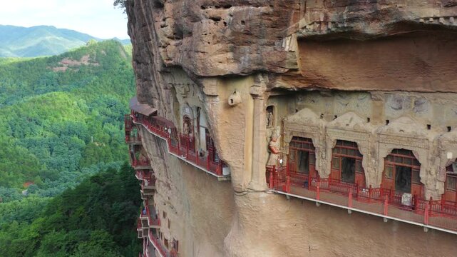 Detailed rock‑cut Buddhist sculptures on the cliff of Maijishan
Millennial grotto art, fine ancient carvings of Maijishan Buddha statues
