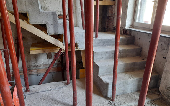 Ristrutturazione interna di un appartamento - cantiere edile e business