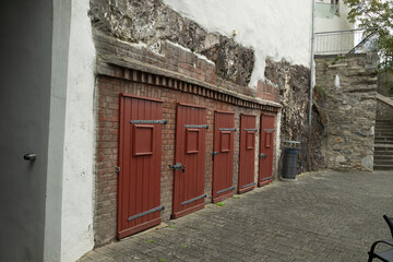 tor tür rot holz schloss © fotorena.de