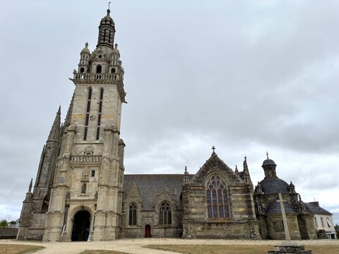 Enclos paroissial breton de Pleyben dans le Finist&egrave;re sud