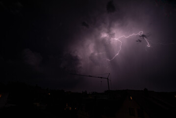 Sturm über Siedlung © Yuri