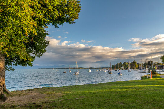 Abendstimmung am Starnberger See, Brahmspromenade, Tutzing, Bayern, Deutschland