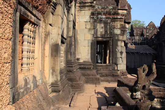 ruined buddhist and hindu khmer temple (banteay samre) in angkor in siem reap in cambodia 