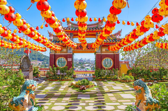 Kek Lok Si Tempel ist die gr&ouml;&szlig;te buddhistische Tempelanlage Malaysias in Air Itam, einem Vorort von George Town auf der Insel Penang.