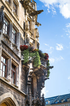 
Rathausturm, Town hall 1874  on the Marienplatz, with multiple statues revealing historical events  and local myths 
