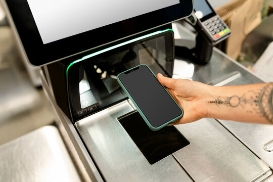 Contactless payment with blank smartphone photo, suitable as mockup