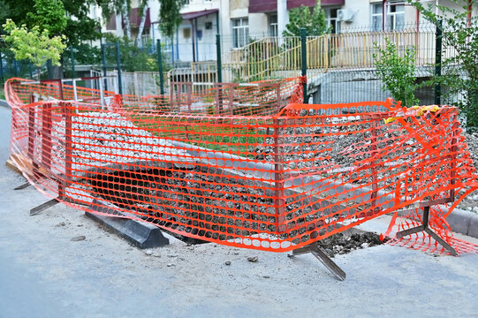 Fencing and safety netting at water pipeline repair