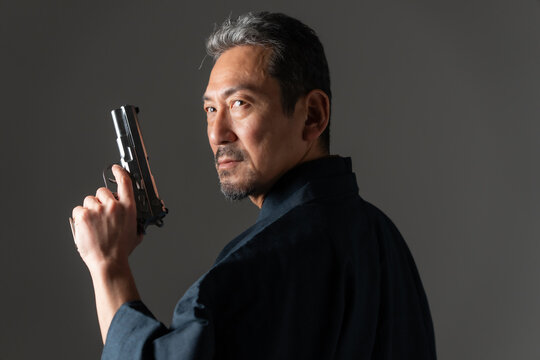 着物を着た男性