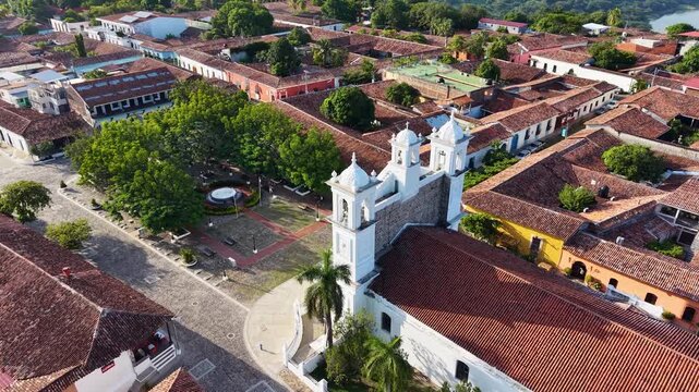El Salvador, Suchitoto