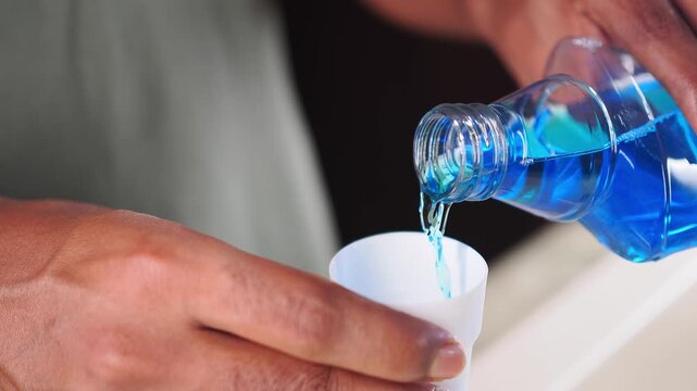 Mixing mouthwash for fresh breath at home