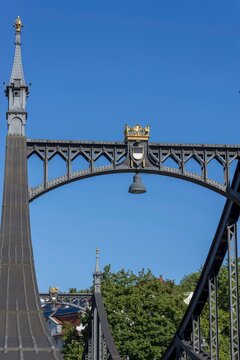 Decorated bridge element with golden crown, city coat of arms and lantern, embedded in the historic steel structure, Neutor Bridge, Ulm, Swabian Jura, Baden-W&uuml;rttemberg, Germany