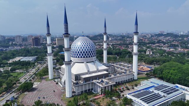 Aerial view of Sultan Salahuddin Abdul Aziz Mosque in Shah Alam, Selangor, Malaysia.