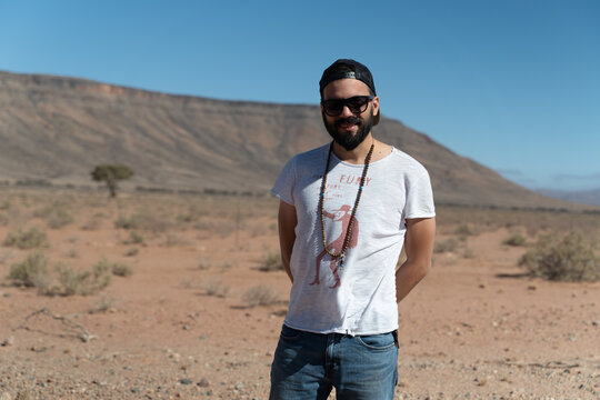 Viaggio nel deserto della Namibia, dune animali selvatici, deserto e panorami