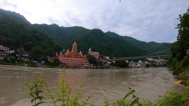 Rishikesh Laxman Jhula Bridge Over the Ganges River, India &ndash; Time-Lapse