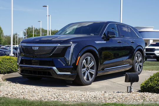 Cadillac Escalade IQ Luxury 2 EV SUV display. Cadillac offers the Escalade IQ with up to 460 miles of driving range. MY:2025