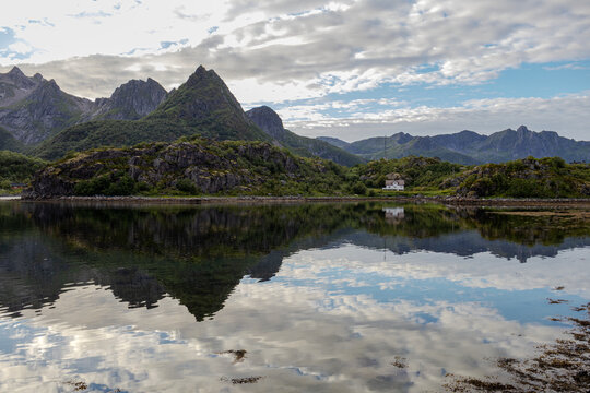 Meerblick auf den Lofoten in Norwegen