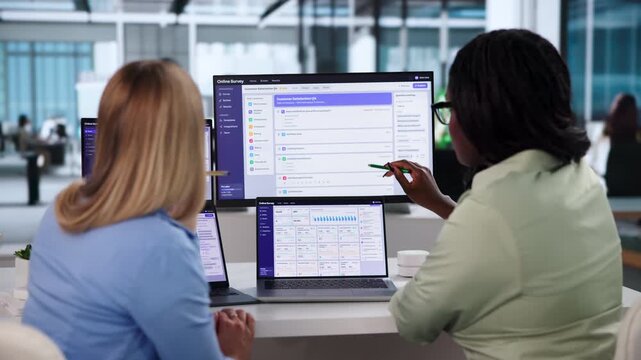 Survey Analyst Reviews Online Feedback Form Data