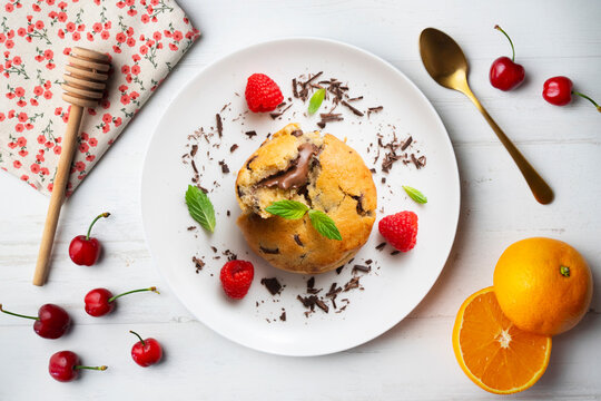 Top-down view of an American-style cookie filled with cocoa cream. Traditional Spanish recipe. 