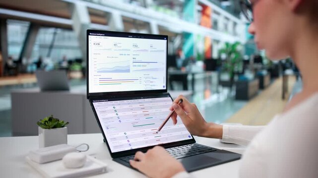 Revenue Operations Manager Analyzing Sales Pipeline Data