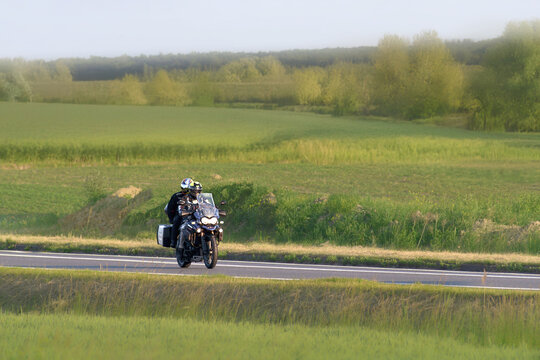 Couple on a road trip adventure outdoors