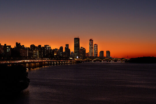 Night view of the Han River in Seoul