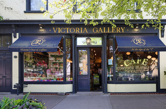 Queen Street in the town of Niagara-on-the-Lake, Ontario, has quaint stores in buildings dating from the early 1800s
