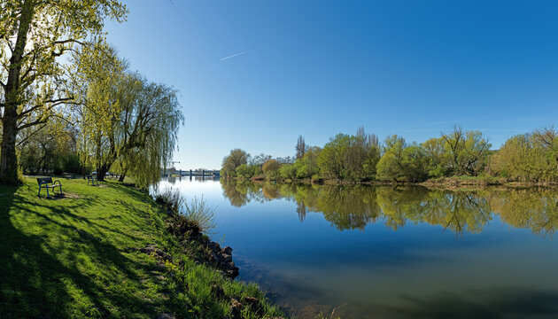 Main an der Staustufe Randersacker bei W&uuml;rzburg