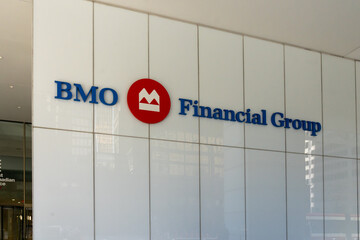 Obraz premium Toronto, Ontario, Canada - September 7, 2026: BMO Financial Group logo and sign on the building in Toronto, Ontario, Canada. 