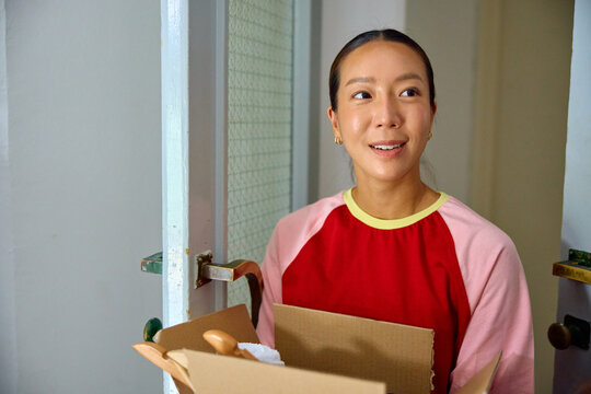 Woman moves into an apartment