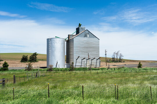 Old Grain Elevator on Idaho Prairie