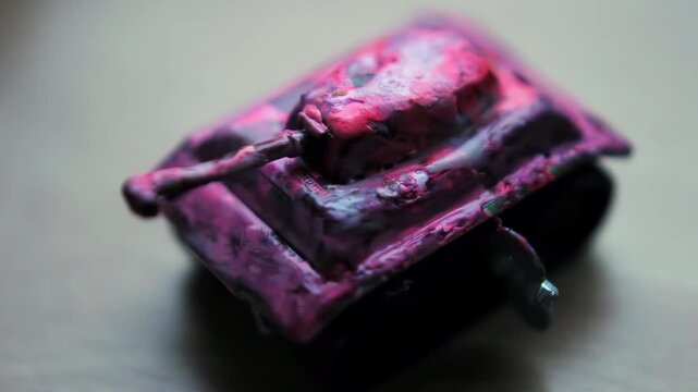 Pink Enameled Tin Toy Wind Up Miniature Tank - 4K 