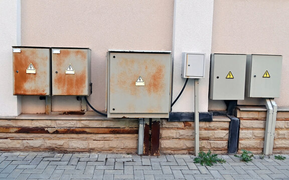 Rusty electric distribution cabinet