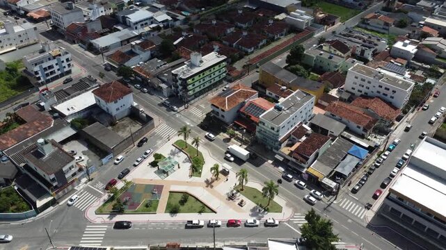 Avenida Paris in Praia do Morro, Guarapari, Esp&iacute;rito Santo, Brazil &ndash; Coastal Urban Landscape and Beachfront Cityscape