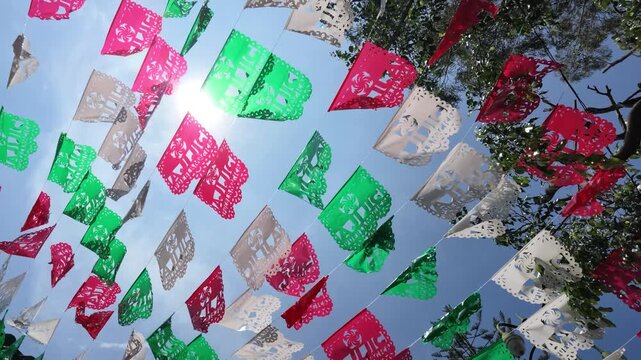 papel picado mexicano en Ajijic, Jalisco, M&eacute;xico