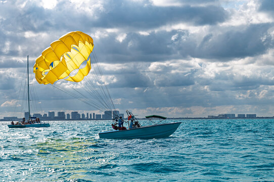 embarcaci&oacute;n, barco, navegaci&oacute;n, navegaci&oacute;n mar&iacute;tima, embarcaci&oacute;n en el mar, barco en el agua, transporte mar&iacute;timo, transporte acu&aacute;tico, veh&iacute;culo acu&aacute;tico, mar, oc&eacute;ano, agua, agua salada, mar abierto, 