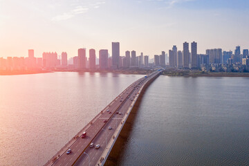 Fototapeta premium Toronto Skyline and Gardiner Expressway Bridge at Sunset