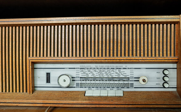 the control panel and frequency scale of a vintage mid-20th-century tube radio