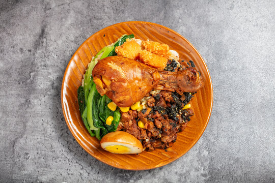 Braised Chicken Leg Rice Bowl with Vegetables