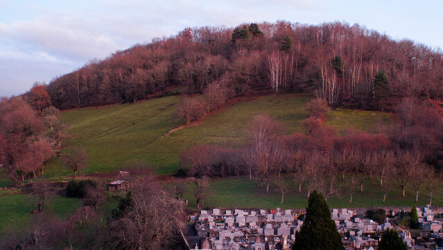 Village d'Estaing, dans l'Aveyron, en fin de soir&eacute;e