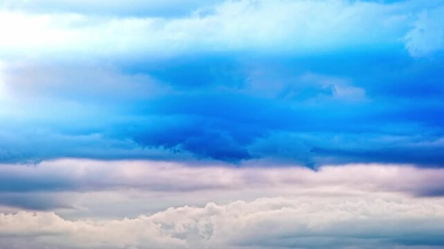 早送りで見る青空と雲の流れ