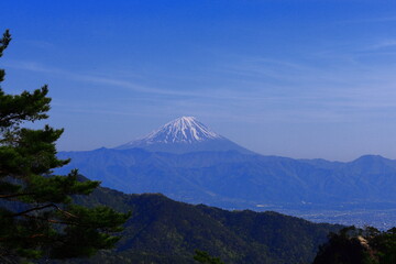 Fototapeta premium Mount Fuji Viewed from Shosenkyo Gorge in Yamanashi, Japan