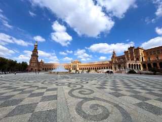 Plaza de España with renaissance buildings and the Fuente Plaza de España, Seville, Landmark, Andalusia, Spain © keBu.Medien