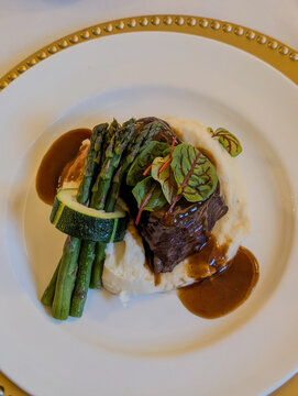 Braised beef short rib with mashed potatoes asparagus