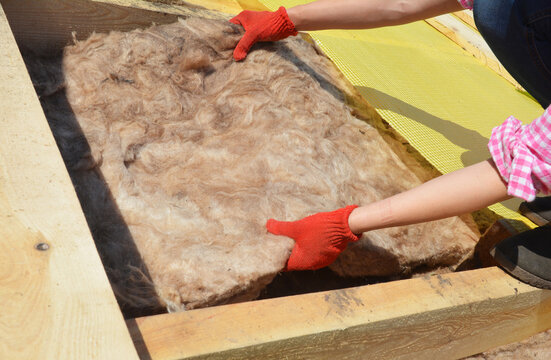 Roof insulation installation with mineral wool for energy efficient roofing roof insulation